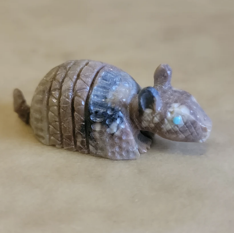 Armadillo Zuni Fetish example